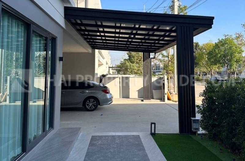 House with Shared Pool in Bangnatrad 